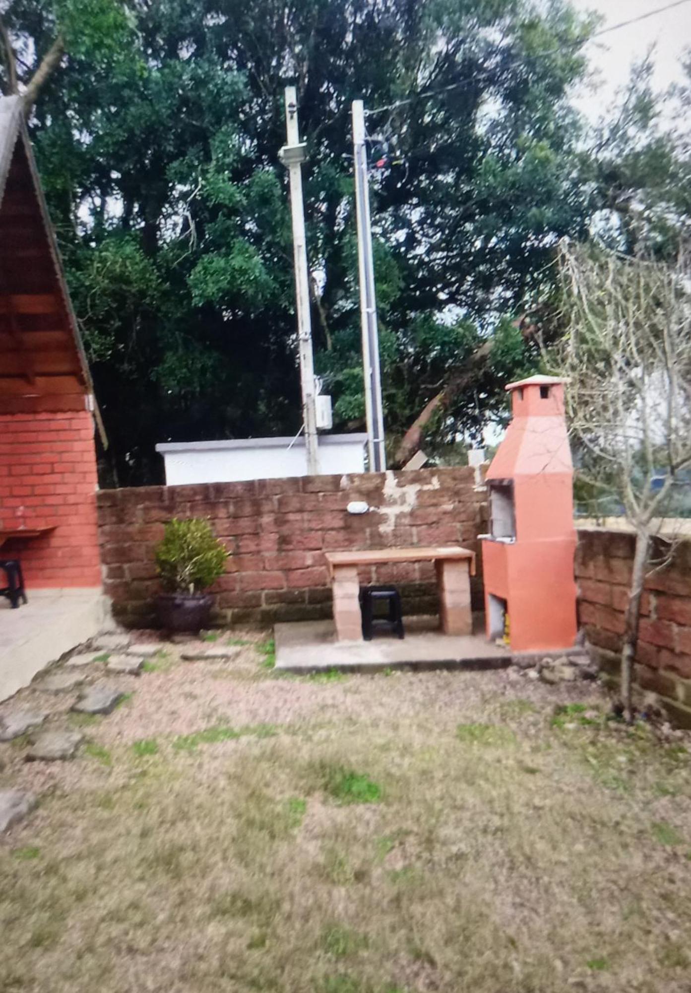 Pequena Pousada Pernottare Estacionamento Frente E Lado Publico Privado Gramado Dış mekan fotoğraf